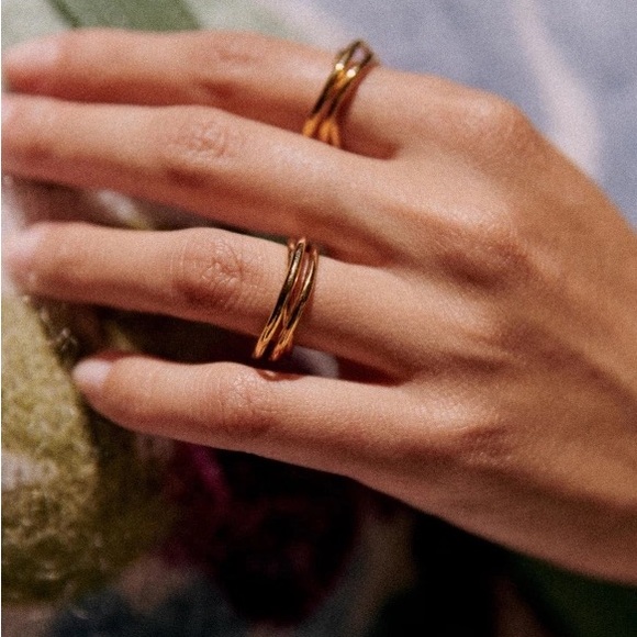 Sezane Gold Chiara Ring - Picture 2 of 9